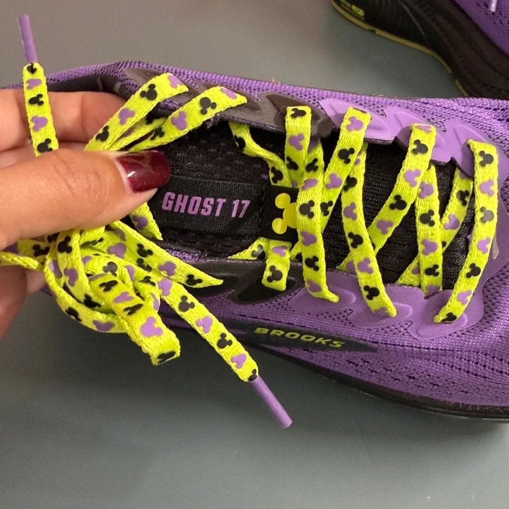 Brooks runDisney Halloween 2025 Ghost 17 - Picture 2 of 5
